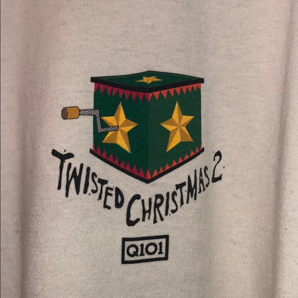 Q101 Twisted Christmas 2 T Shirt Xl